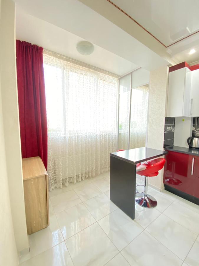 Two Bedroom Large Apartment In Chisinau Exterior photo