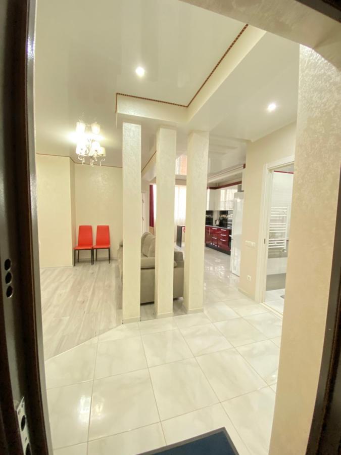 Two Bedroom Large Apartment In Chisinau Exterior photo